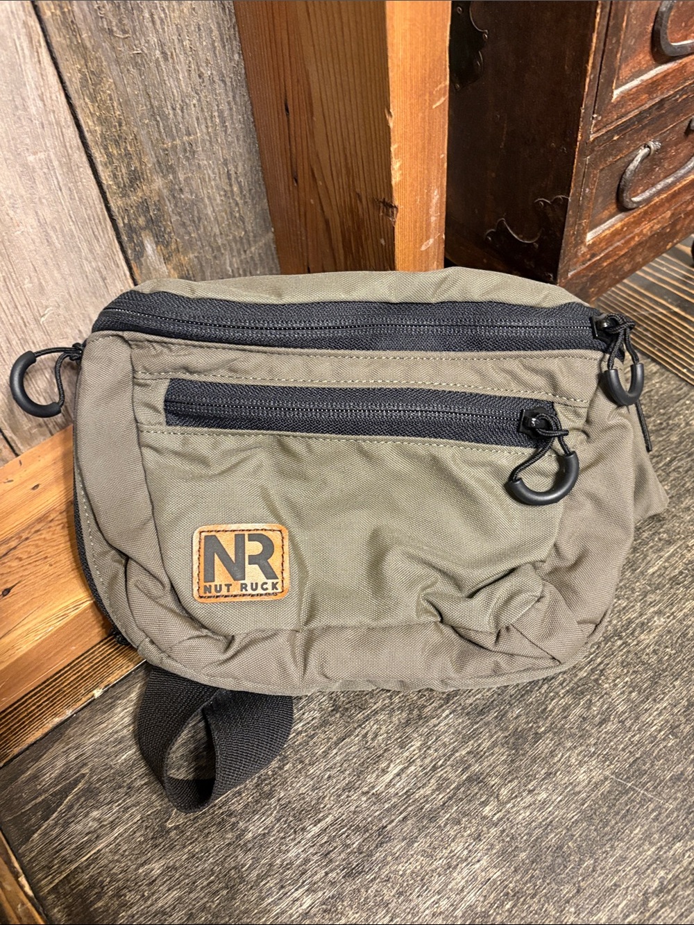 Nutruck Olive Green Men’s Belt Bag — Compact Everyday Waist Pack